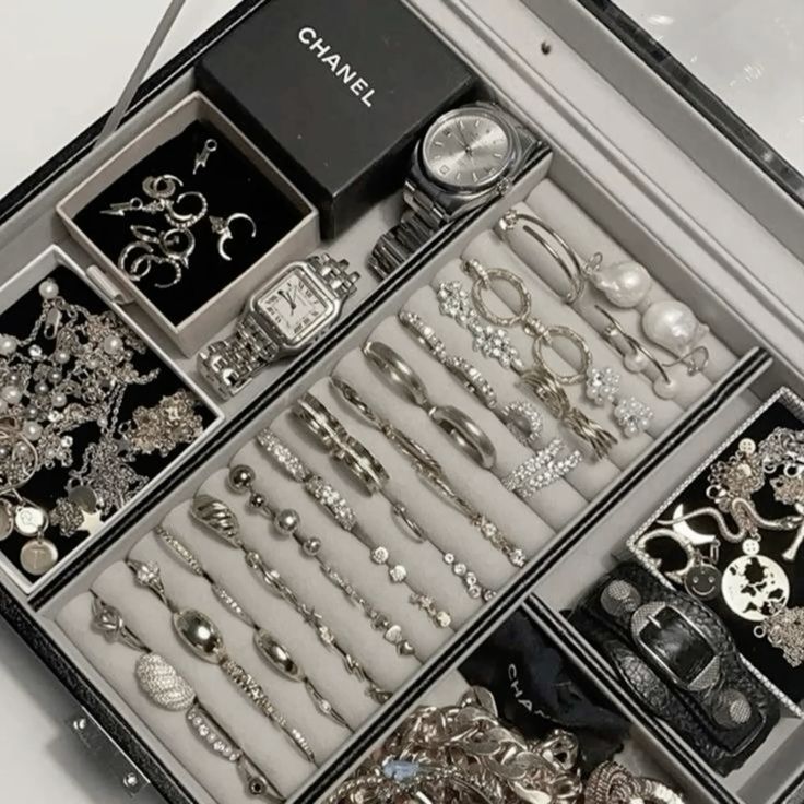 accessories and jewelry